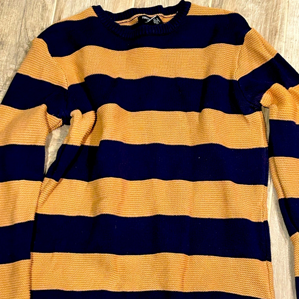 Men’s forever 21 sweater